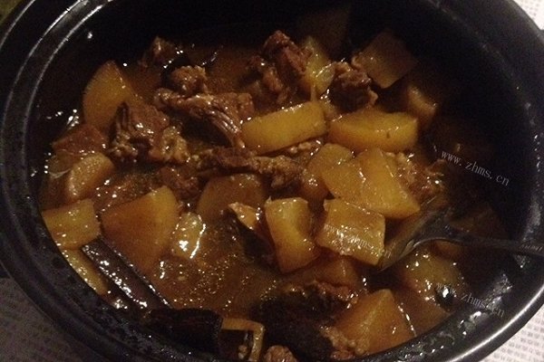 萝卜焖牛腩