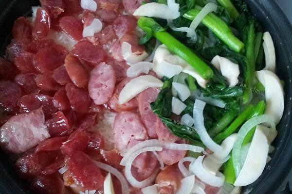 腊肠煲仔饭