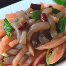 酸萝卜炒魔芋-闷热天的解馋开胃菜