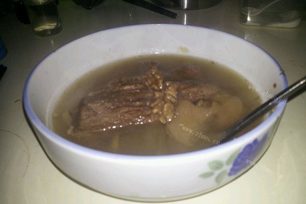 莲藕苹果梨瘦肉汤