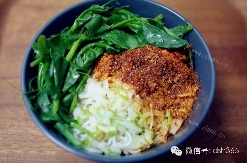 家常油泼面做法