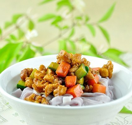 天然色素：紫薯面条