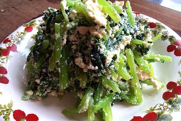 自制茼蒿拌豆腐