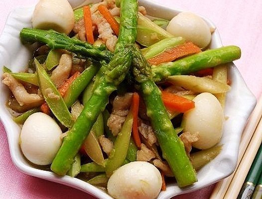 芦笋炒鸡丝