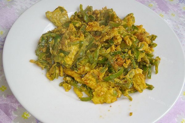 家常青椒炒鸡蛋