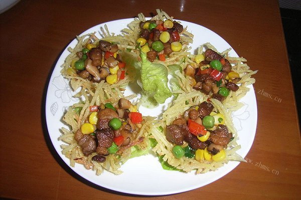 酱爆黑胡椒鸭肉雀巢盏
