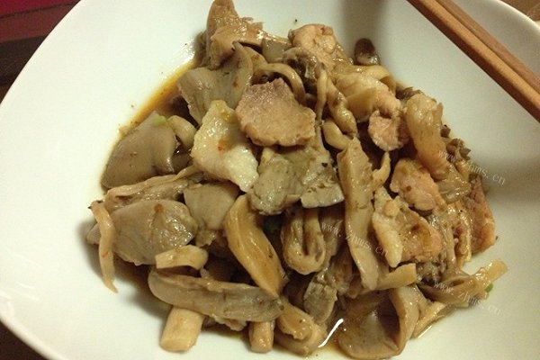 辣酱炒蘑菇