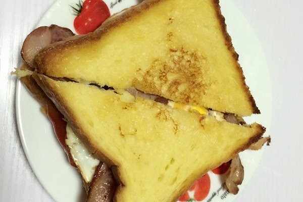 世界杯加餐培根面包片