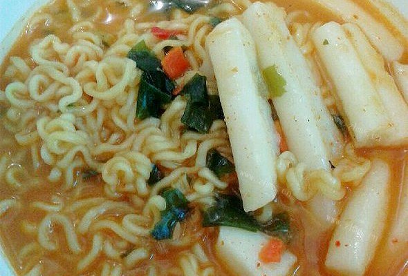 韩式年糕芝士拉面