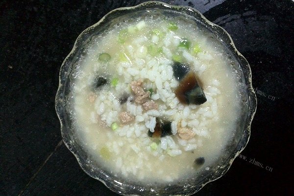 家庭版皮蛋瘦肉粥