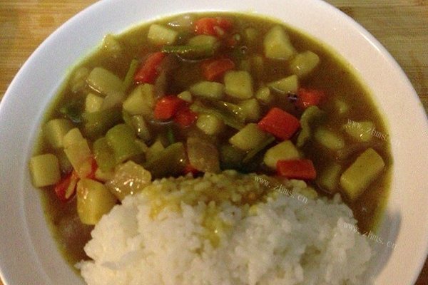 咖喱时蔬拌饭