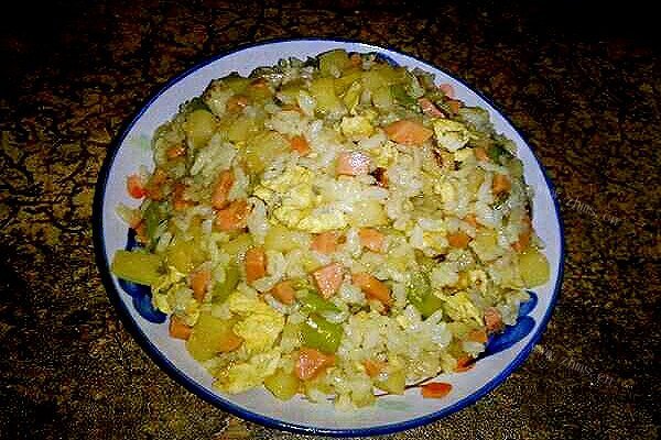 家常版咖喱土豆炒饭
