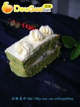 美味的抹茶蜜豆鲜奶蛋糕