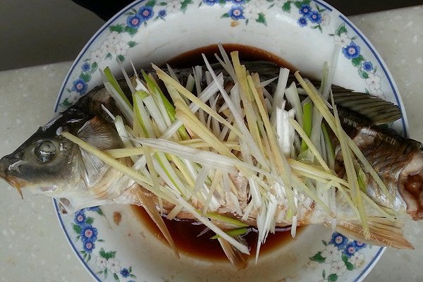 清蒸鲤鱼
