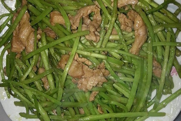 芦蒿炒肉丝