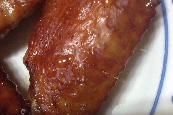 秘制鸡翅中