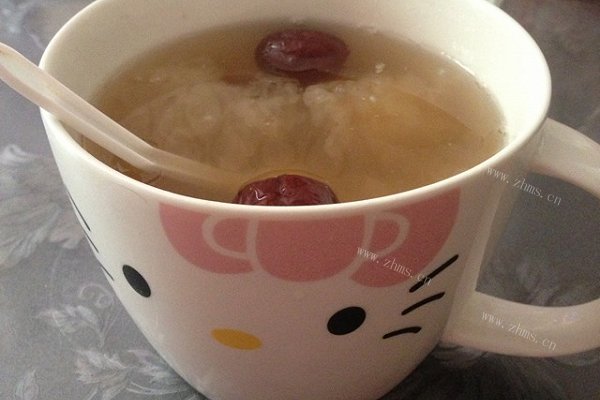 自制滋补银耳红枣羹