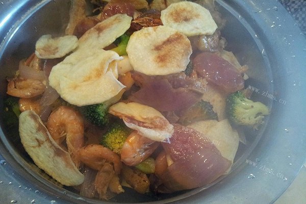 家常香辣排骨虾干锅