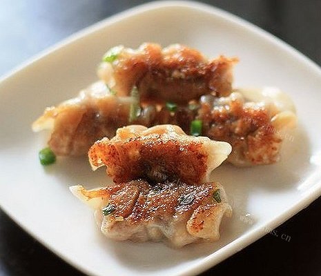 速冻饺子版锅贴