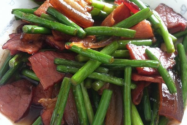 蒜苗炒腊肉