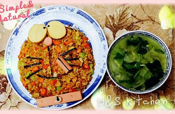 哆啦A梦蛋炒饭 鲜蔬汤