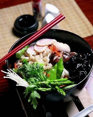 蘑菇洋葱烩乌冬面