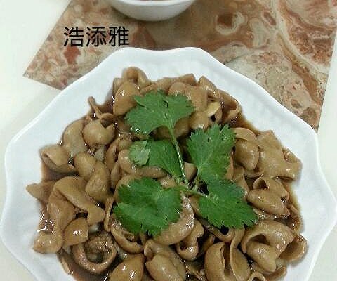姜蒜焖猪肠