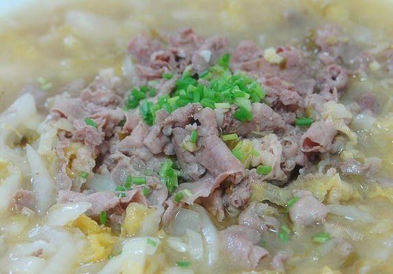 美味的酸菜肥牛