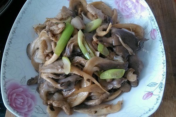 蘑菇炒肉