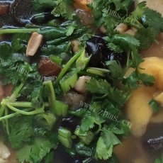 丸子菌菇肉片三鲜汤