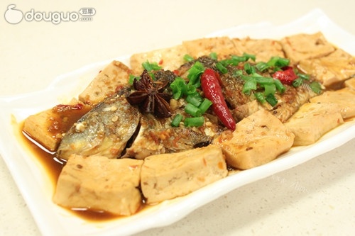 #回忆#酱香鲫鱼烧豆腐