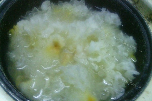 百合银耳糖水
