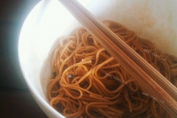 家常版懒人版葱油拌面