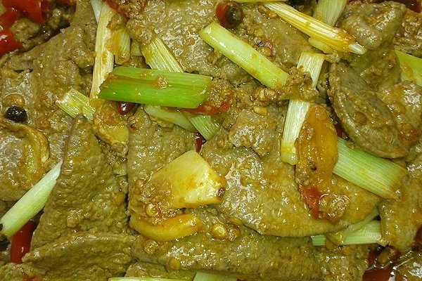 大葱炒猪肝