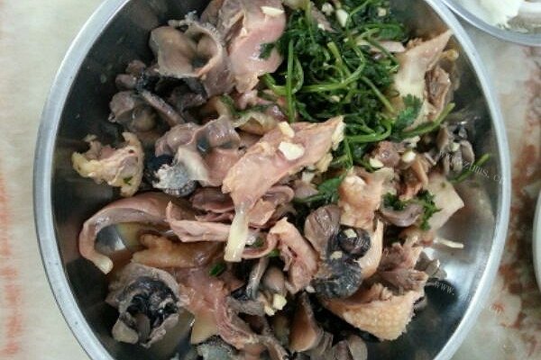 冰爽柠檬鸡腿鸡肾