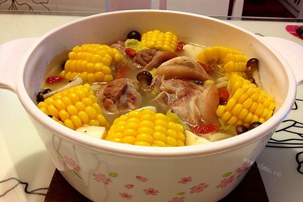 冬天来喝不加任何调味料的脚圈汤