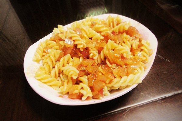 肉酱螺旋通心粉