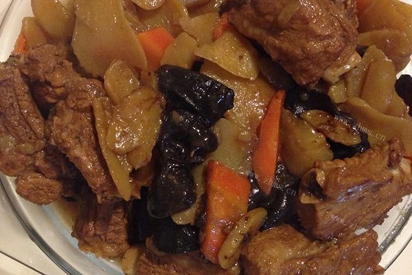 土豆干炖排骨