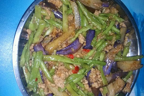茄子豆角炒肉
