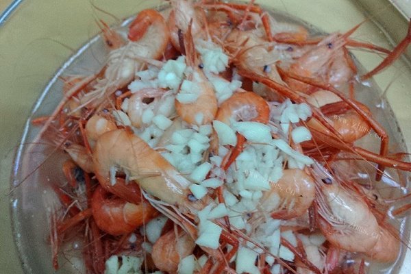 美味盐水河虾