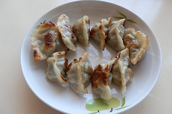 煎饺子