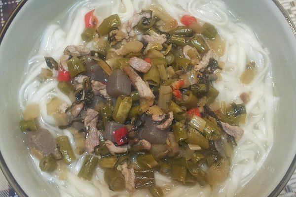 老家酸菜肉丝面