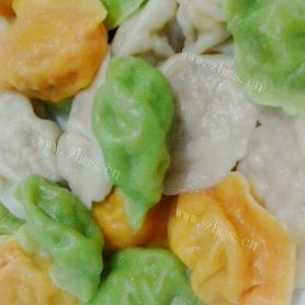 自制彩色饺子