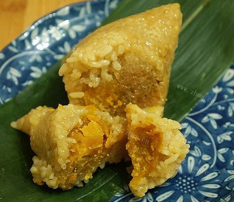美味的蛋黄肉粽