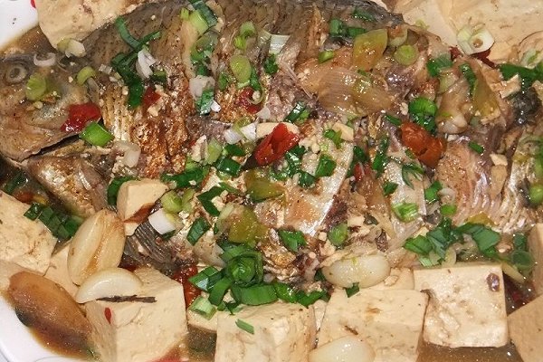健康的红烧鳊鱼炖豆腐