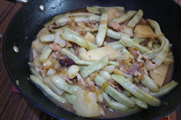 铁锅豆角炖土豆