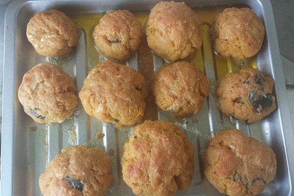 自制「黑豆妈」三文鱼鸡肉自制粮