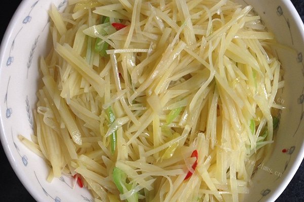 家常酸辣土豆丝
