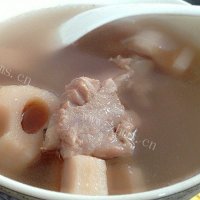 家常砂锅煲排骨莲藕汤