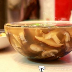 简单的菌菇肉片汤